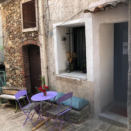 Logement Neuf Centre Du Village Aux Pieds Du Chateau Grimaud Exterior photo